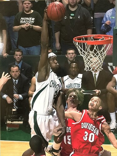 Charlotte dunks on Curry