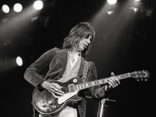Jeff-Beck-Les-Paul@2000x1500
